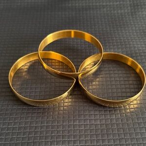 Stainless Steel (Acero Inoxidable) Gold-Tone Bangle Bracelets